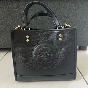 COACH Signature Leather Badge Field Tote 22